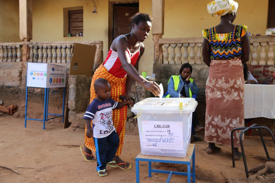 Woman at a voting station in Bissau