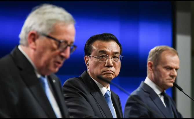 European Commission President Jean Claude Juncker, European Council President Donald Tusk, and Chinese Prime Minister Li Keqiang at a summit