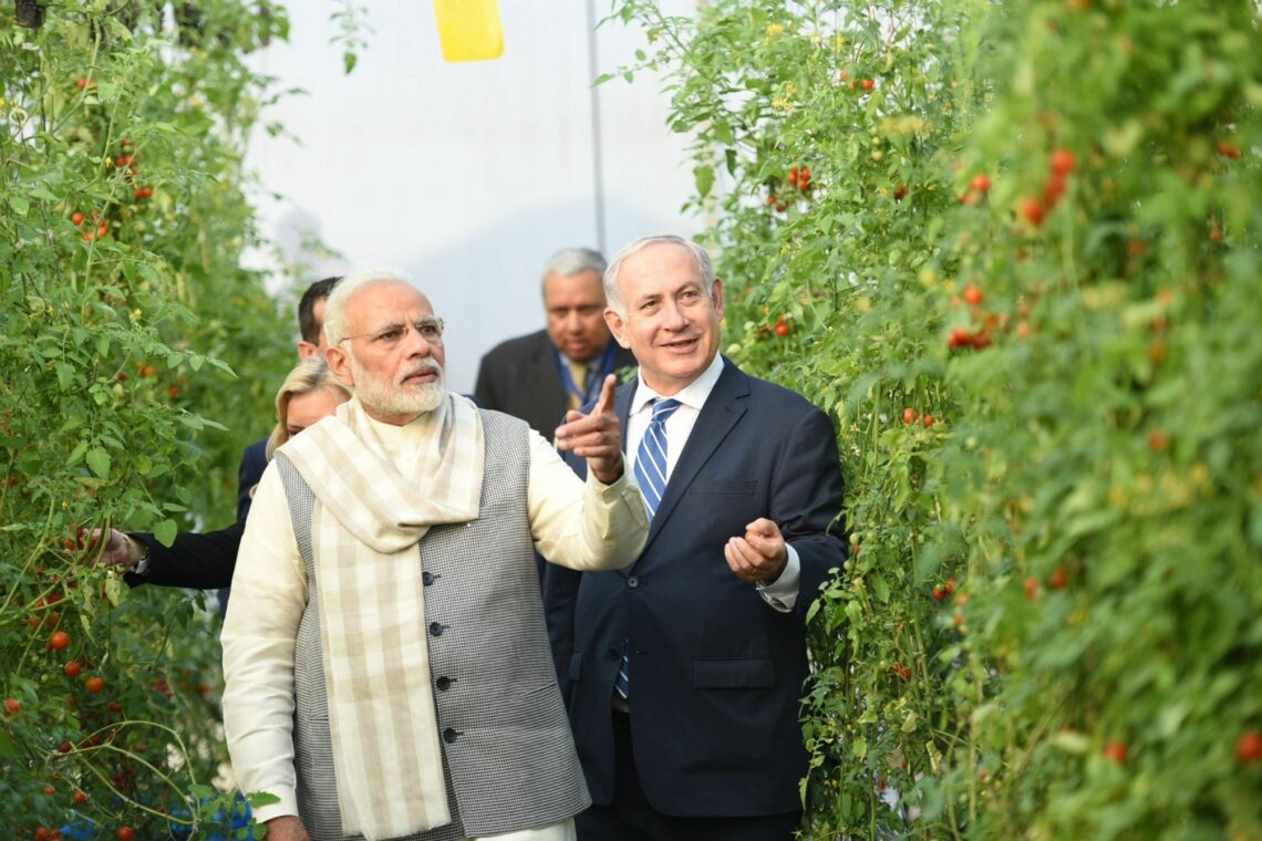 Israeli Prime Minister Benjamin Netanyahu and Indian Prime Minister Narendra Modi visit an agricultural center in the state of Gujarat, India, in January 2018 India relationship United Arab Emirate