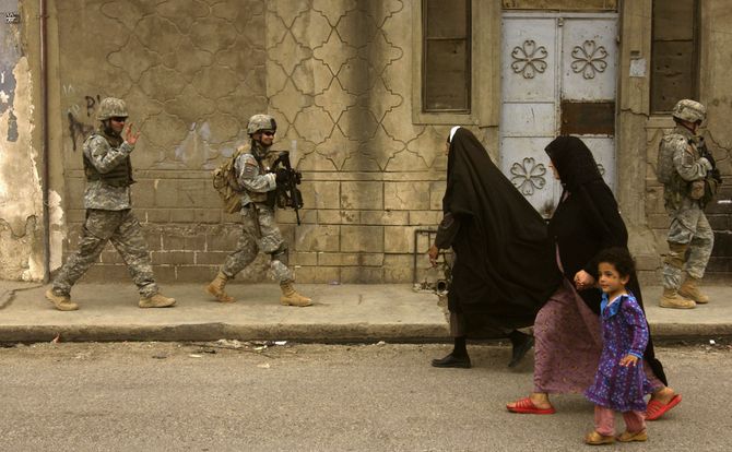 U.S. army patrol in Mosul, May 2006