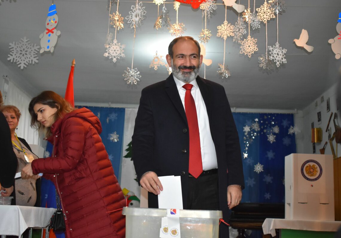 Prime Minister Pashinyan votes in December 2018 parliamentary elections