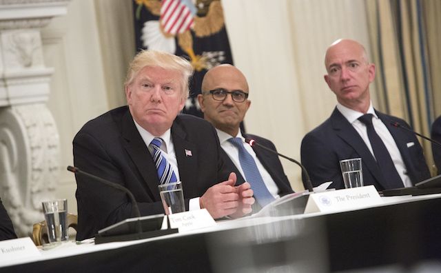 A picture showing the president of the United States and the CEOs of the country’s two powerful technology companies Big internet