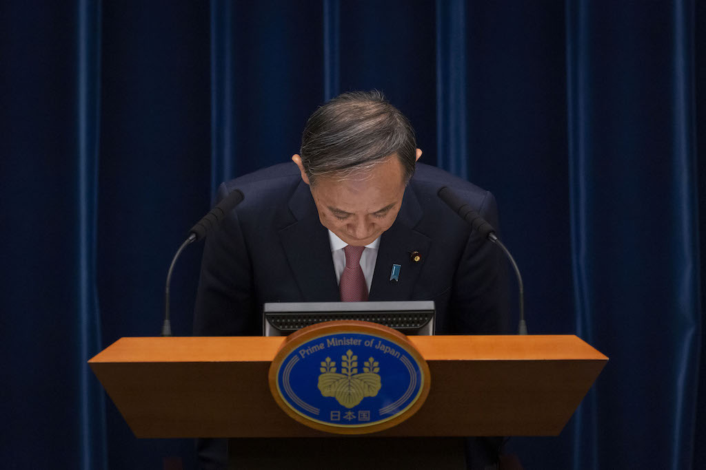 Picture of the Japanese leader bowing his head during a meeting with the media at the prime minister’s official residence in May 2021