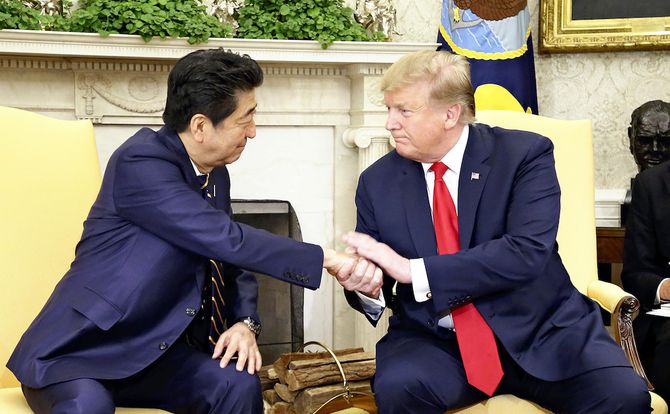 A picture of the leaders of the United States and Japan meeting in Washington Japan's domestic market Japan's domestic market