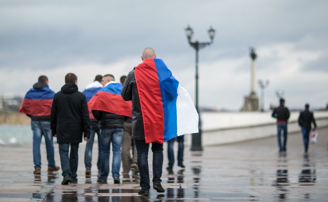 Sevastopol residents show their support for Russia, March 2014