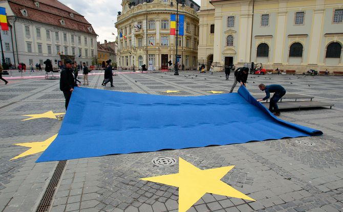 Workers prepare Sibiu, Romania’s main square before an informal EU summit