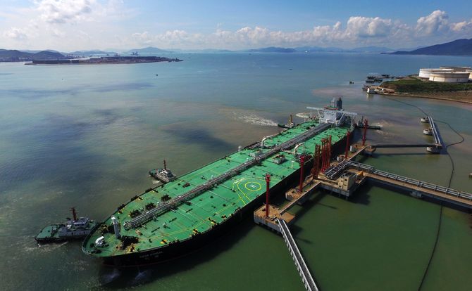 Oil tanker docks at terminal in Zhoushan, China