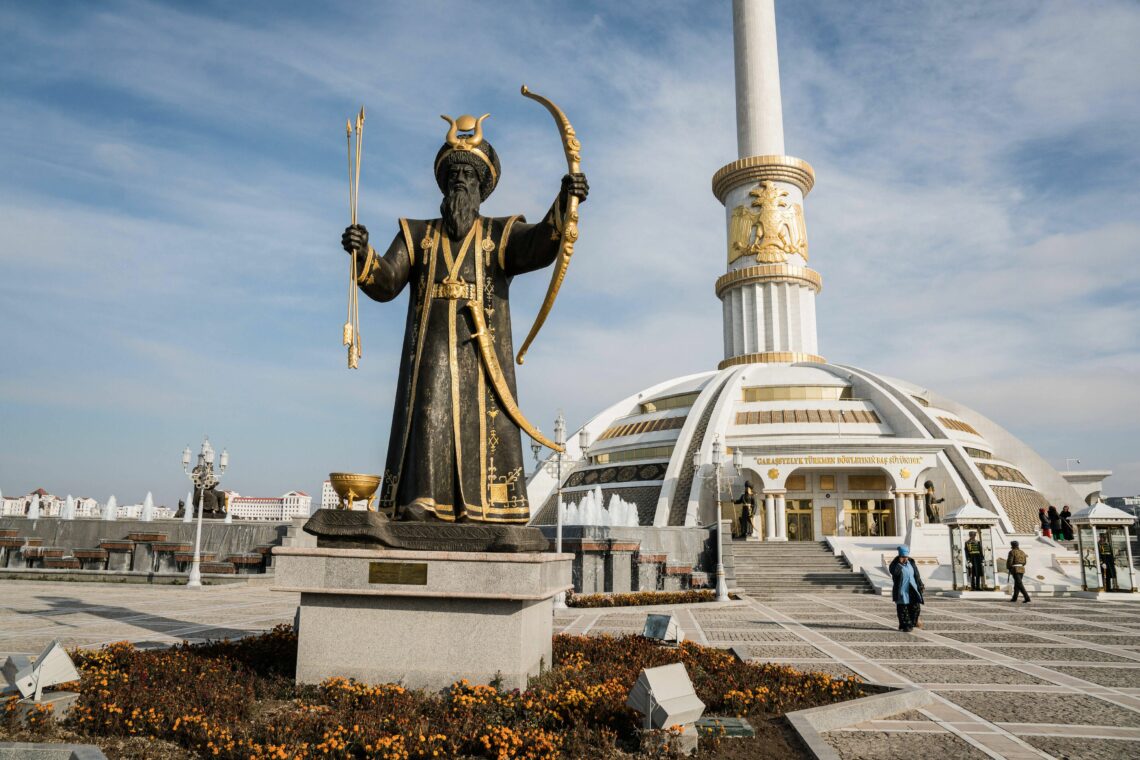 statue in Turkmenistan
