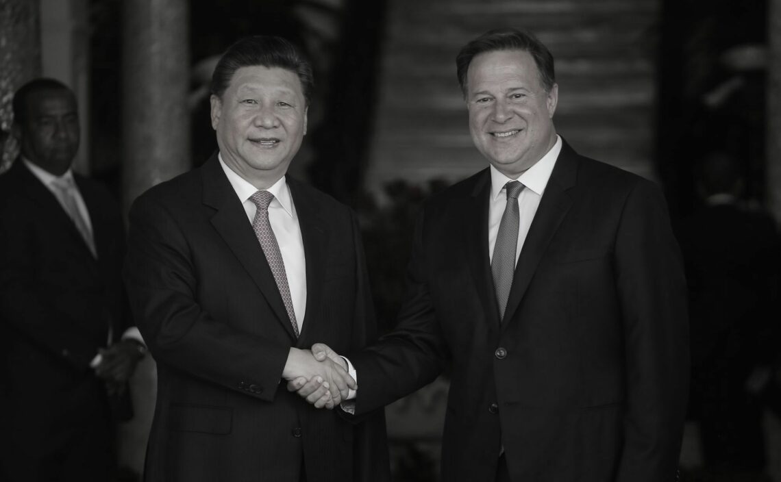 Chinese President Xi Jinping and outgoing President of Panama Juan Carlos Varela