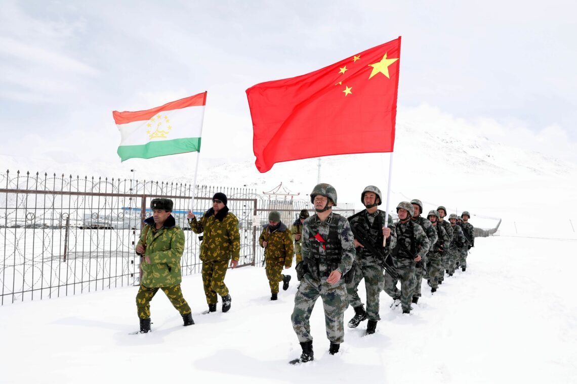 Tajik and Chinese soldiers patrol the border area in 2019 - China military Tajikistan