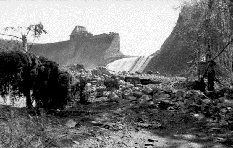 Mohne Dam destruction