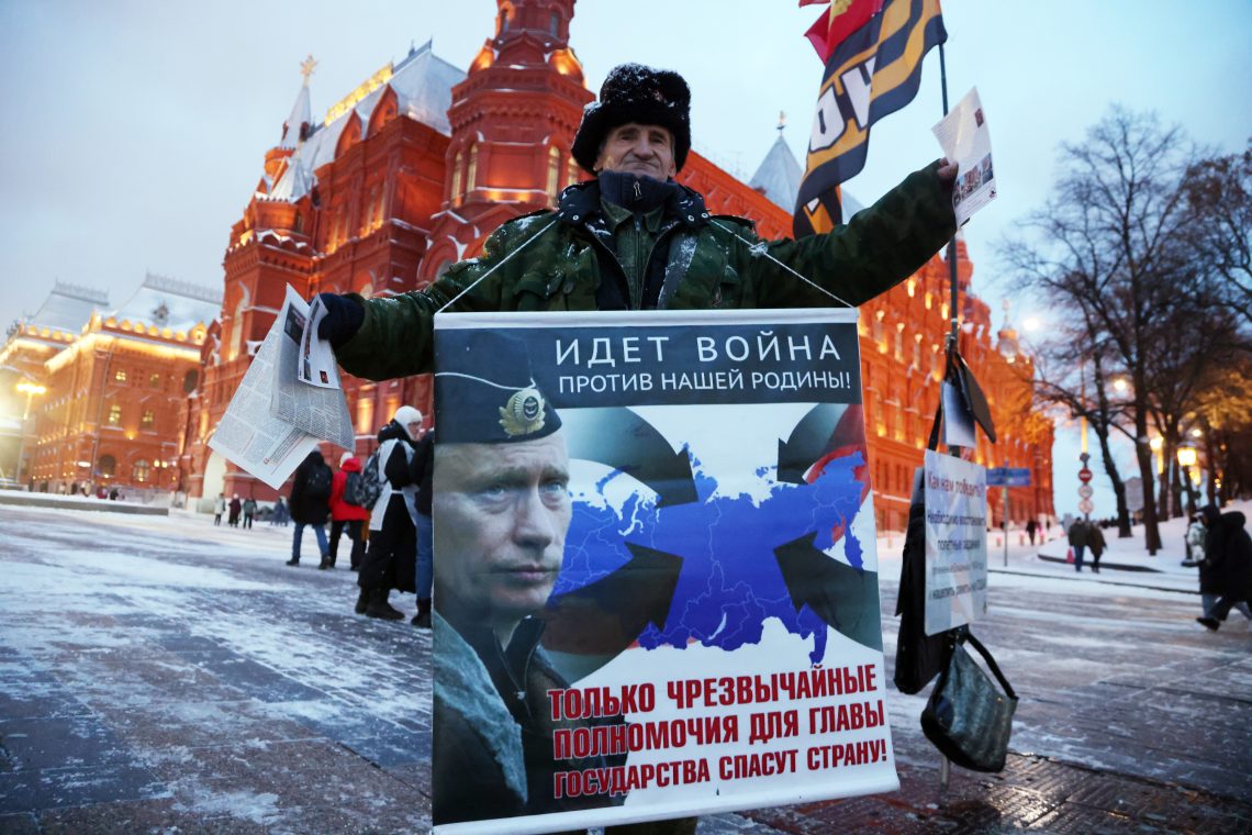 Pro-Putin protestor in Moscow