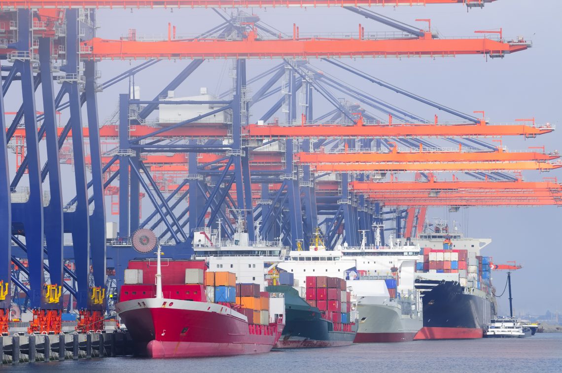 U.S.-EU trade: Container ships in the port of Rotterdam